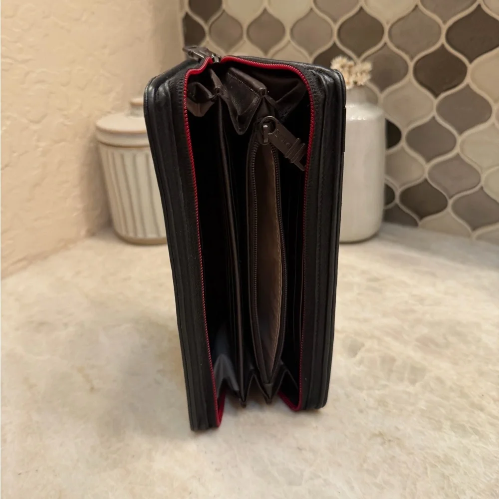 Tumi Alpha ziparound wallet
